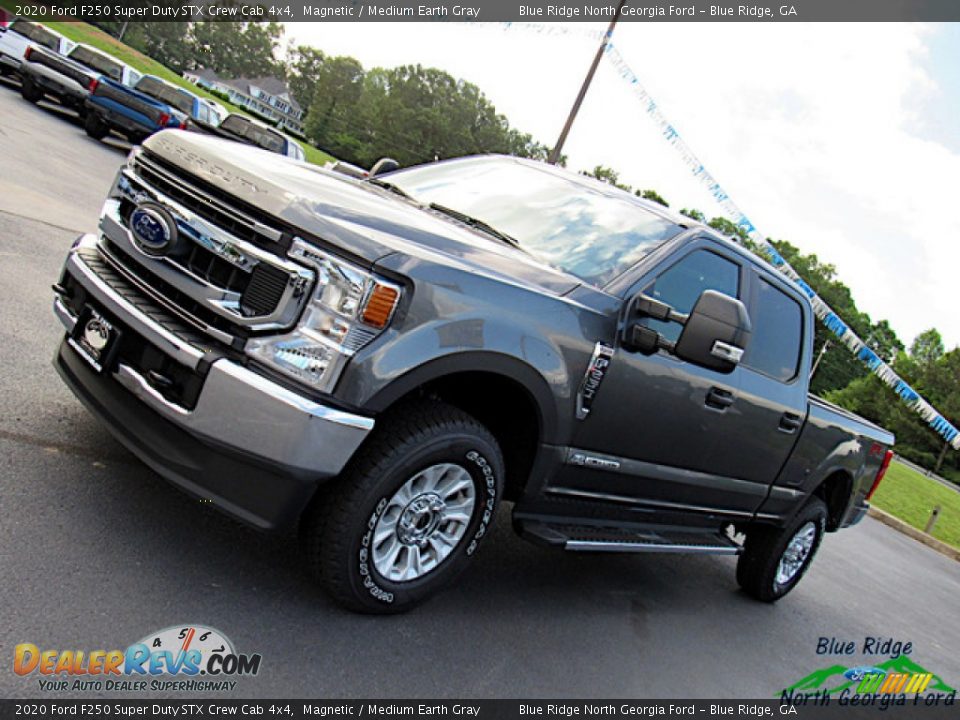 2020 Ford F250 Super Duty STX Crew Cab 4x4 Magnetic / Medium Earth Gray Photo #32