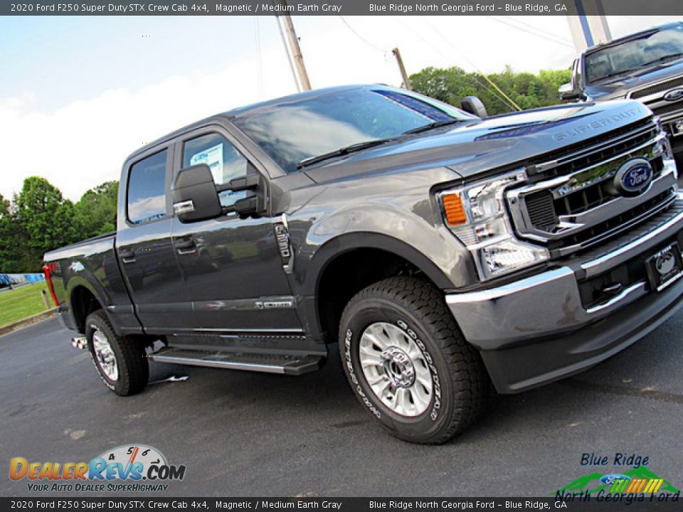 2020 Ford F250 Super Duty STX Crew Cab 4x4 Magnetic / Medium Earth Gray Photo #33