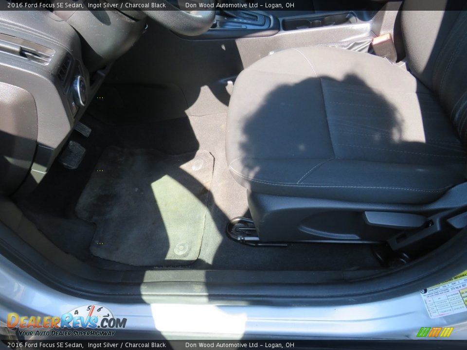 2016 Ford Focus SE Sedan Ingot Silver / Charcoal Black Photo #20