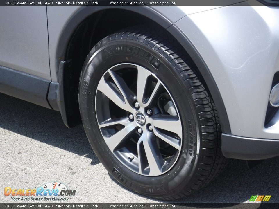 2018 Toyota RAV4 XLE AWD Silver Sky Metallic / Black Photo #4