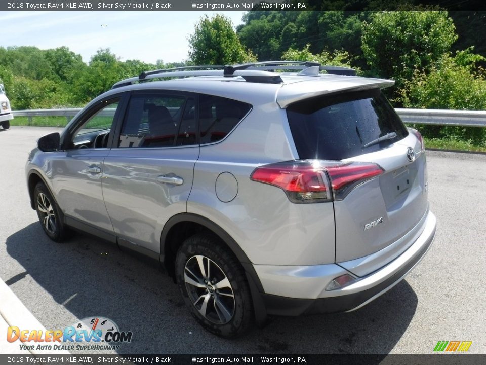 2018 Toyota RAV4 XLE AWD Silver Sky Metallic / Black Photo #8