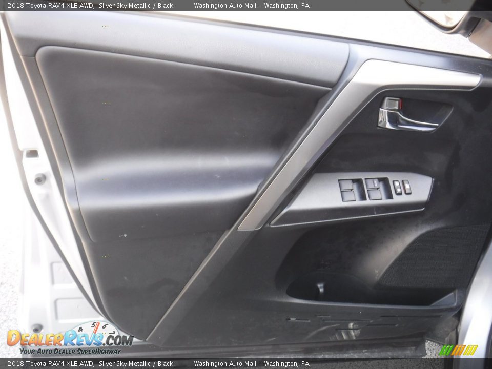 2018 Toyota RAV4 XLE AWD Silver Sky Metallic / Black Photo #14