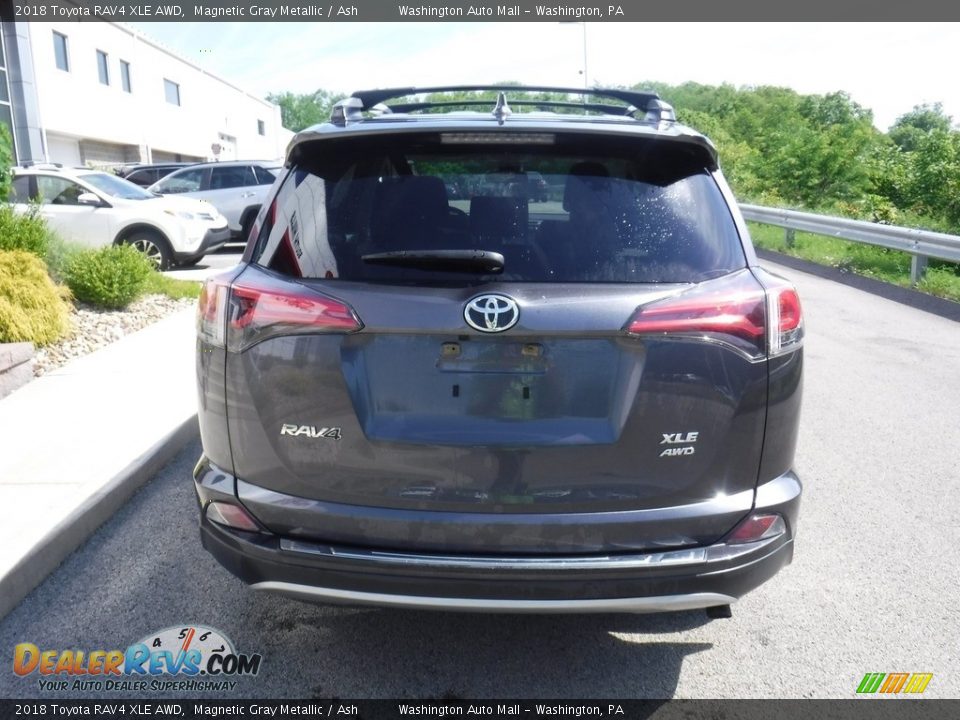 2018 Toyota RAV4 XLE AWD Magnetic Gray Metallic / Ash Photo #8