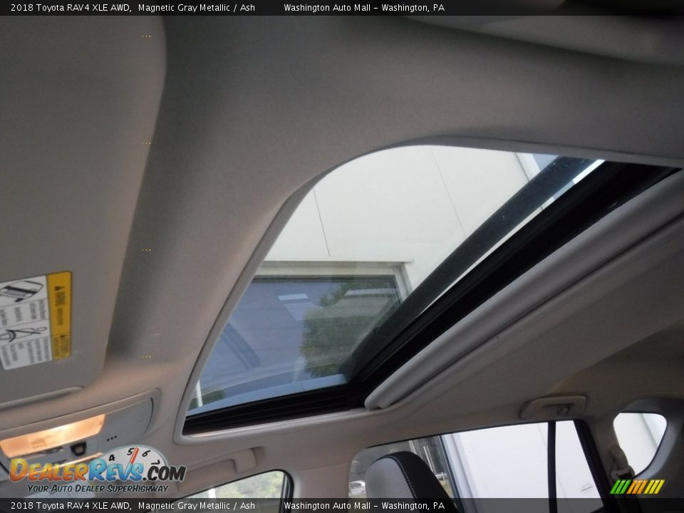 2018 Toyota RAV4 XLE AWD Magnetic Gray Metallic / Ash Photo #11