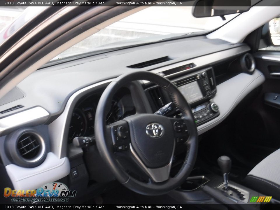 2018 Toyota RAV4 XLE AWD Magnetic Gray Metallic / Ash Photo #12