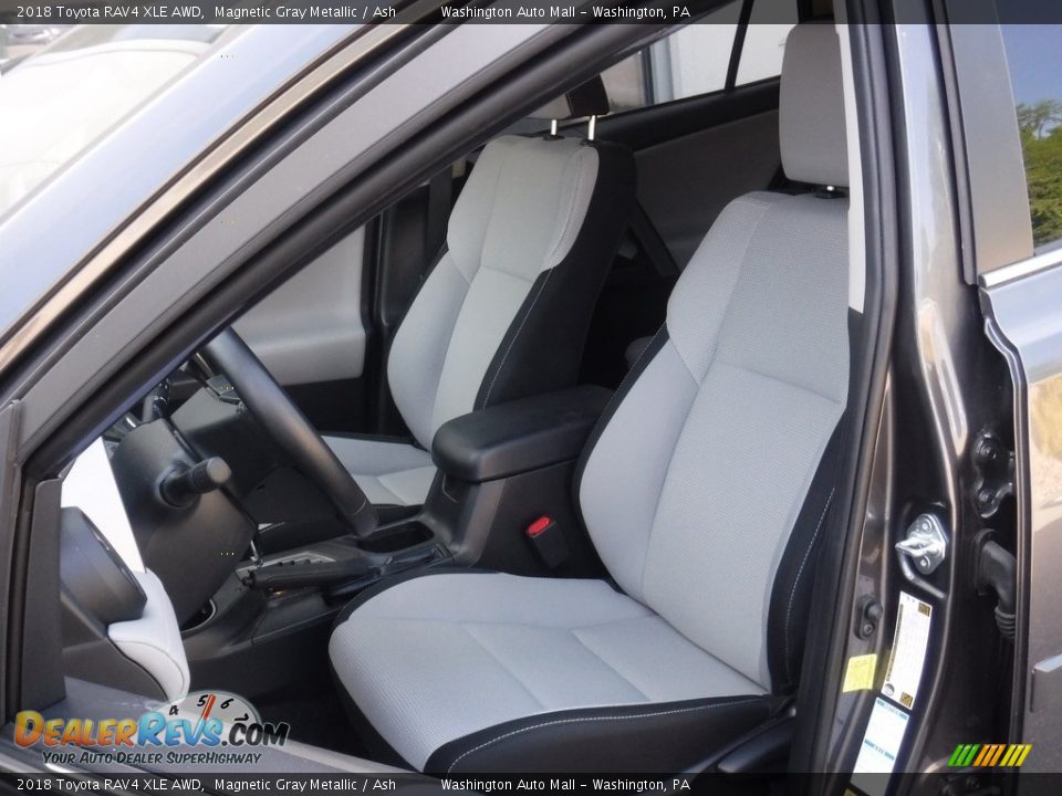 2018 Toyota RAV4 XLE AWD Magnetic Gray Metallic / Ash Photo #14