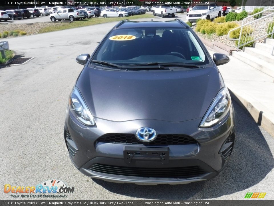 2018 Toyota Prius c Two Magnetic Gray Metallic / Blue/Dark Gray Two-Tone Photo #4