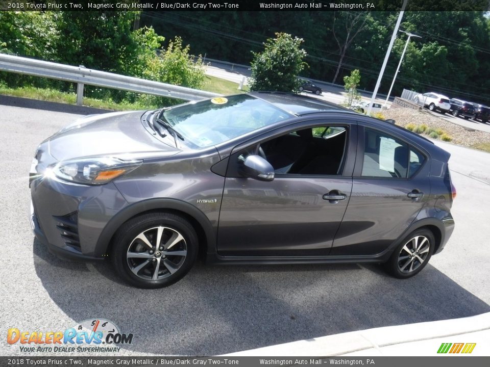 2018 Toyota Prius c Two Magnetic Gray Metallic / Blue/Dark Gray Two-Tone Photo #6