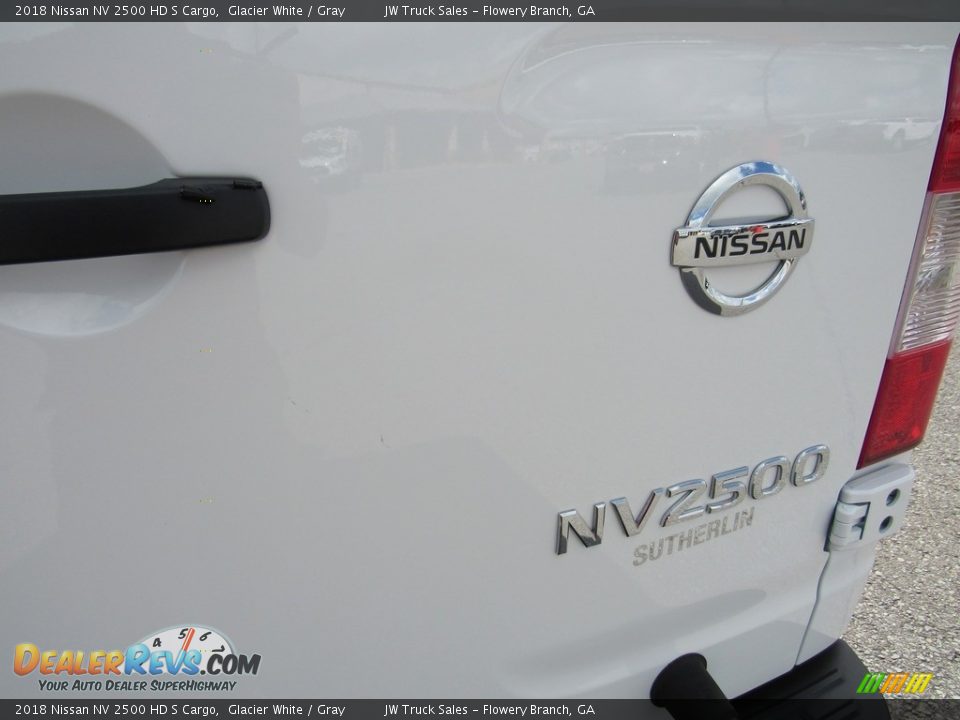 2018 Nissan NV 2500 HD S Cargo Glacier White / Gray Photo #10