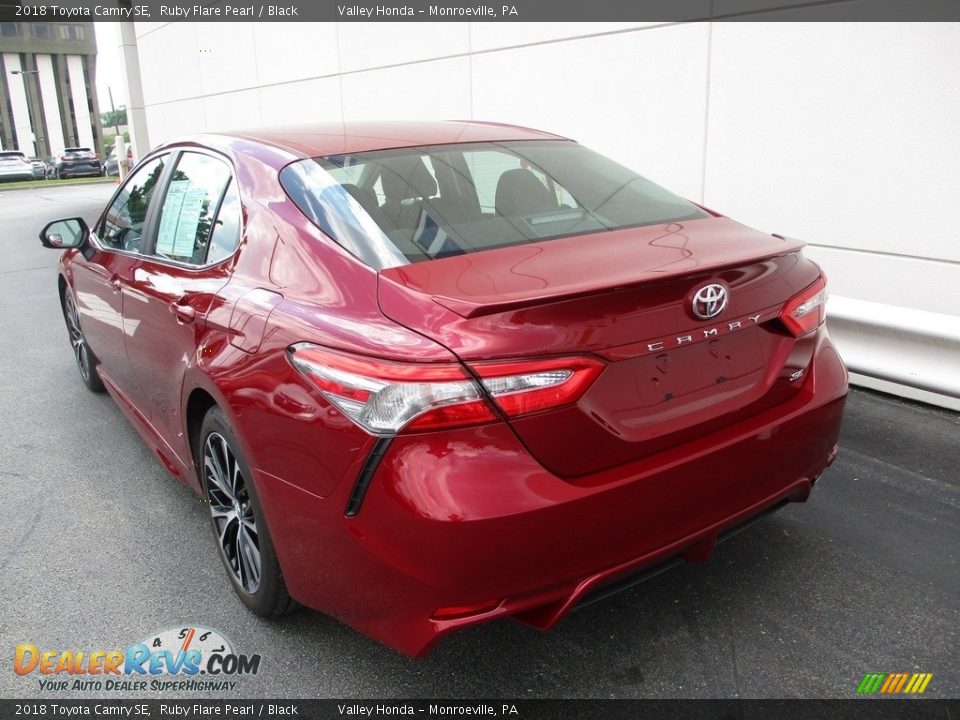 2018 Toyota Camry SE Ruby Flare Pearl / Black Photo #3