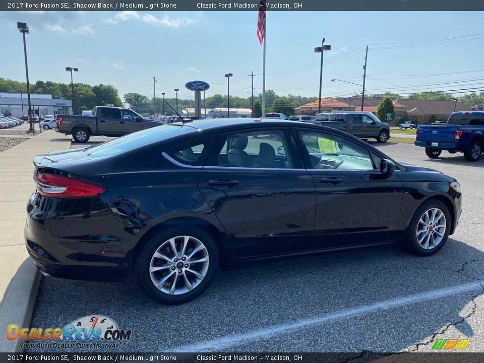 2017 Ford Fusion SE Shadow Black / Medium Light Stone Photo #4