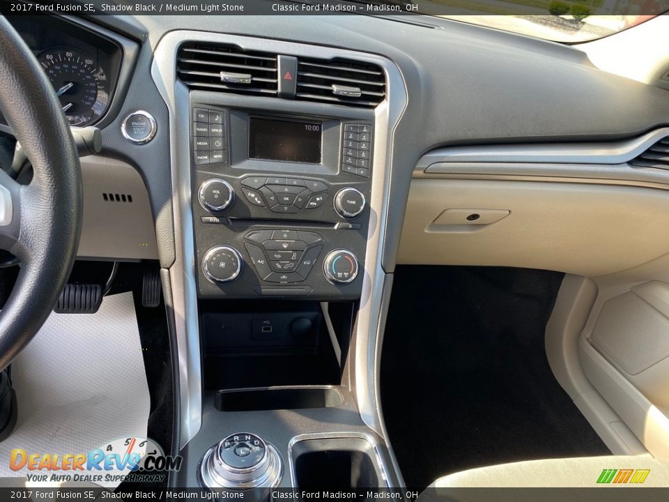 2017 Ford Fusion SE Shadow Black / Medium Light Stone Photo #8