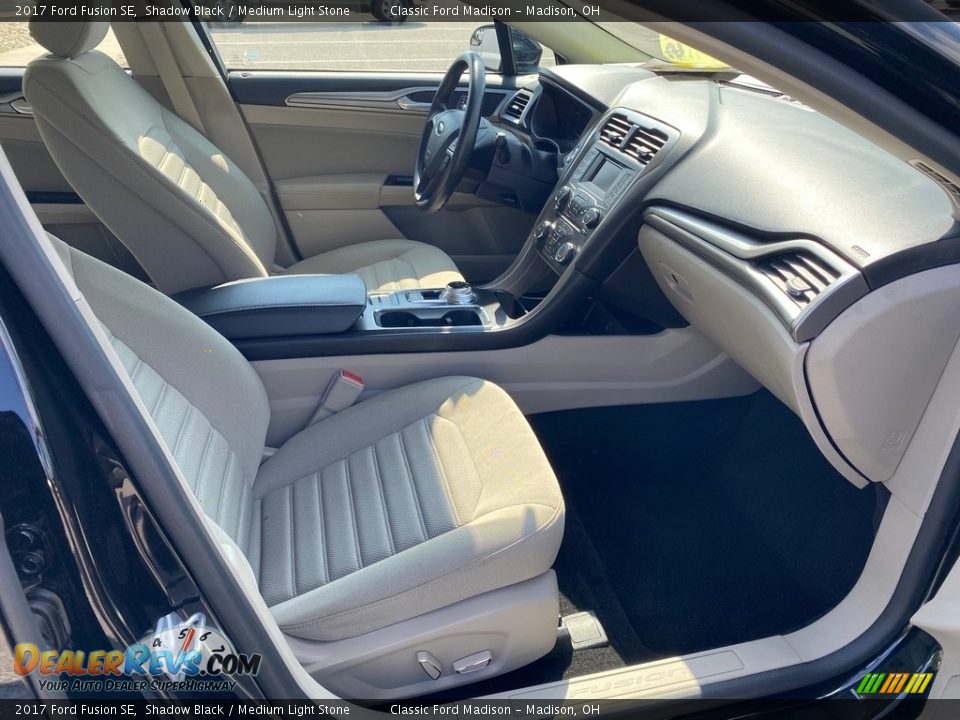 2017 Ford Fusion SE Shadow Black / Medium Light Stone Photo #11