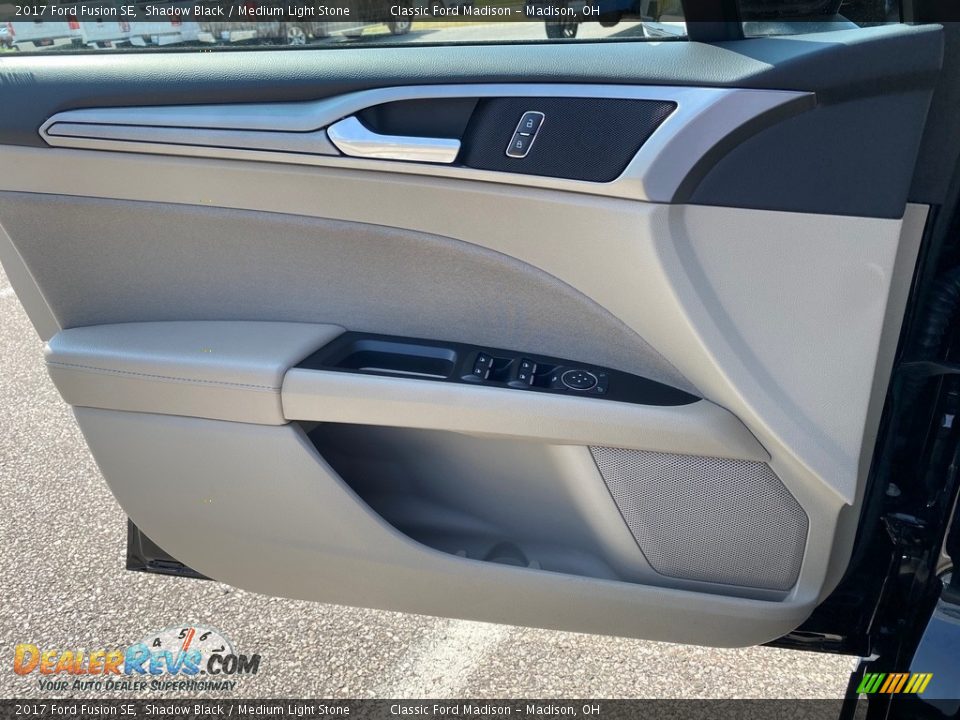 2017 Ford Fusion SE Shadow Black / Medium Light Stone Photo #12