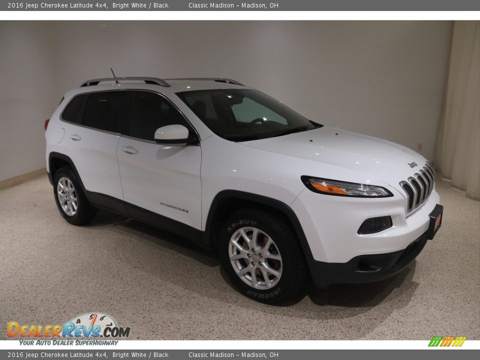 2016 Jeep Cherokee Latitude 4x4 Bright White / Black Photo #1