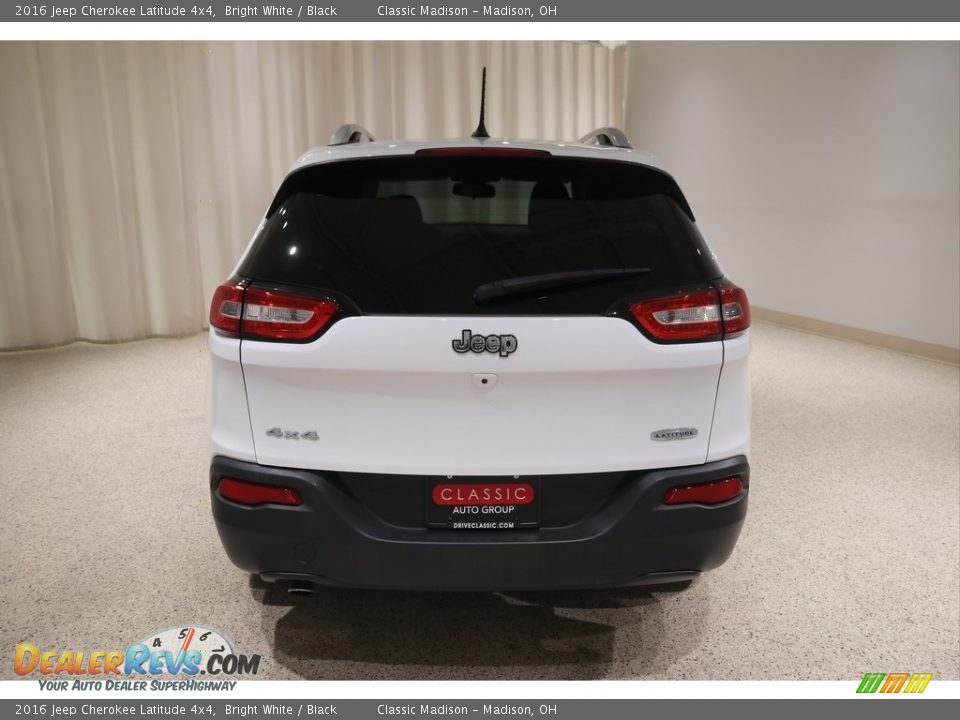 2016 Jeep Cherokee Latitude 4x4 Bright White / Black Photo #4