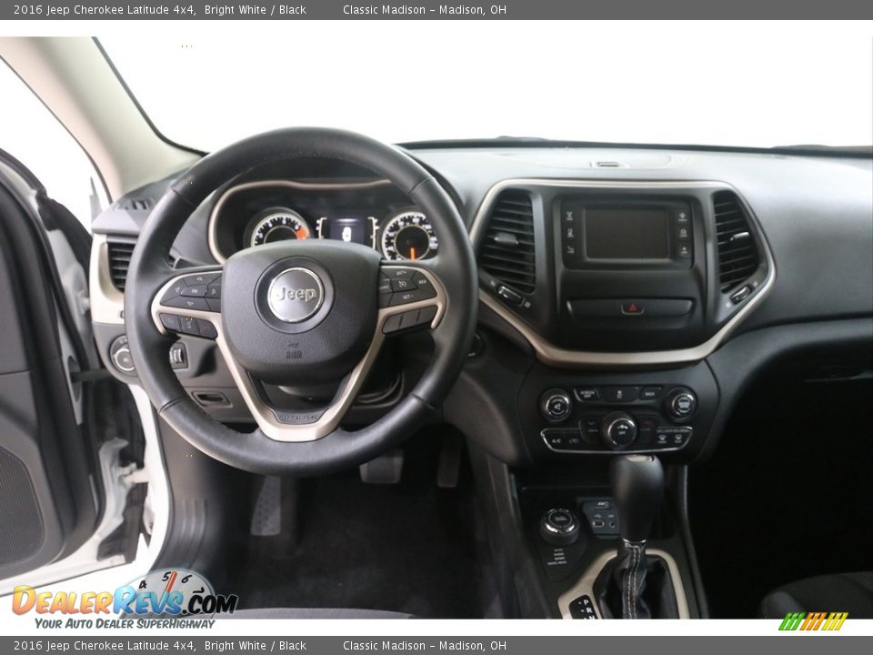 2016 Jeep Cherokee Latitude 4x4 Bright White / Black Photo #7