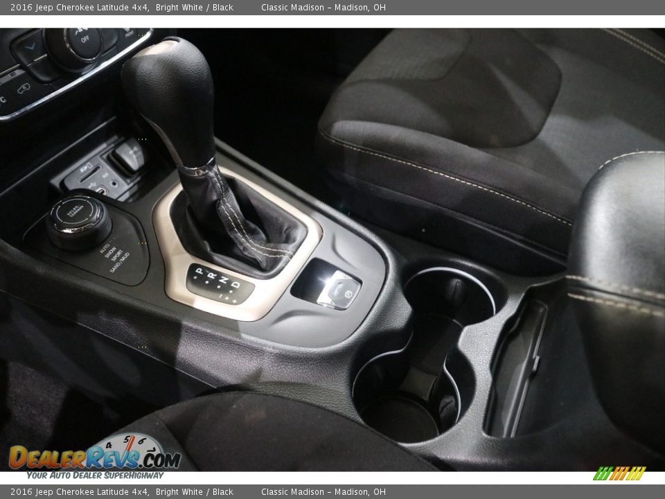 2016 Jeep Cherokee Latitude 4x4 Bright White / Black Photo #14