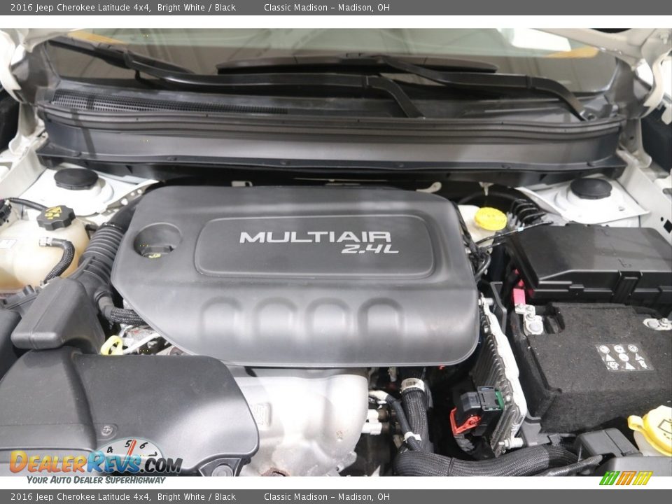 2016 Jeep Cherokee Latitude 4x4 Bright White / Black Photo #18