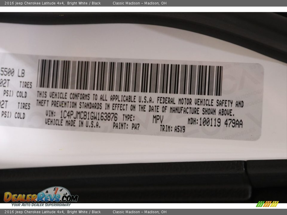 2016 Jeep Cherokee Latitude 4x4 Bright White / Black Photo #19