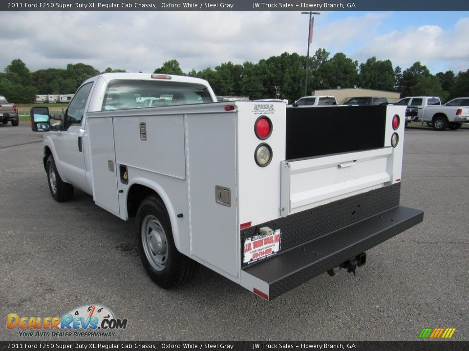 2011 Ford F250 Super Duty XL Regular Cab Chassis Oxford White / Steel Gray Photo #3