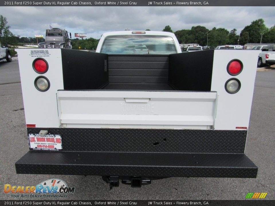 2011 Ford F250 Super Duty XL Regular Cab Chassis Oxford White / Steel Gray Photo #4