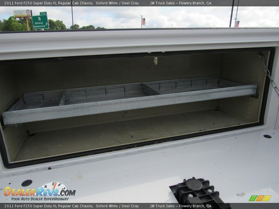 2011 Ford F250 Super Duty XL Regular Cab Chassis Oxford White / Steel Gray Photo #11