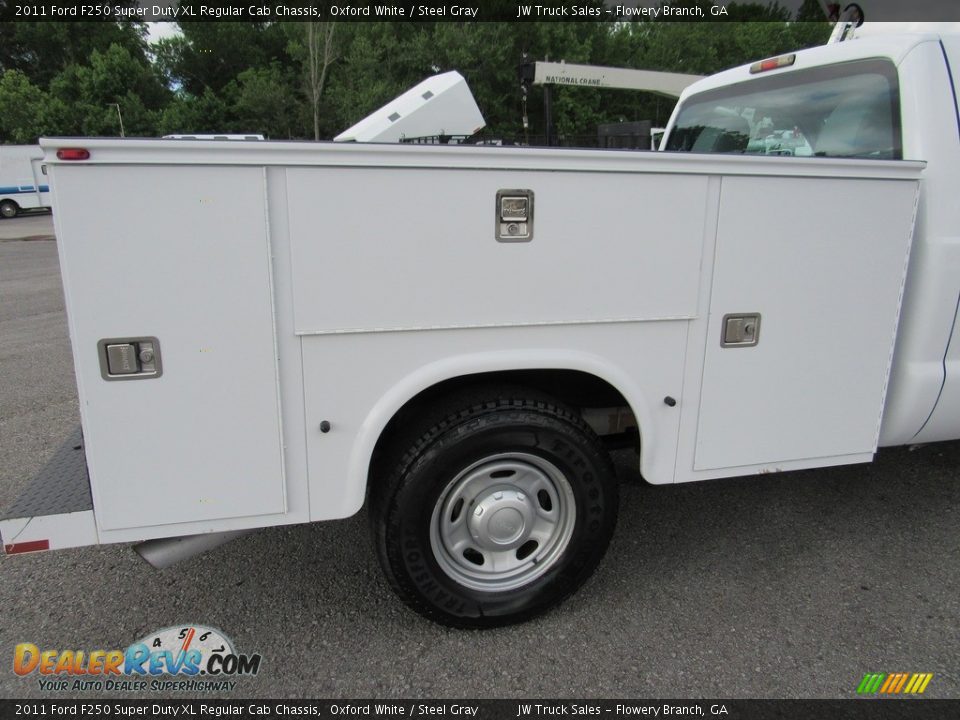 2011 Ford F250 Super Duty XL Regular Cab Chassis Oxford White / Steel Gray Photo #15