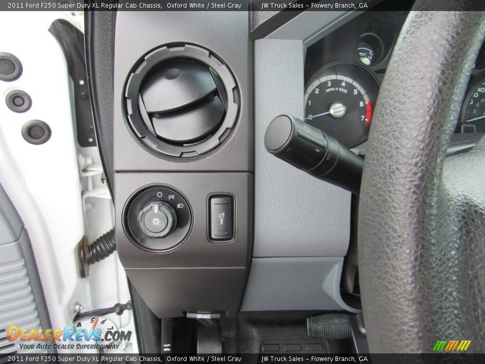 Controls of 2011 Ford F250 Super Duty XL Regular Cab Chassis Photo #26