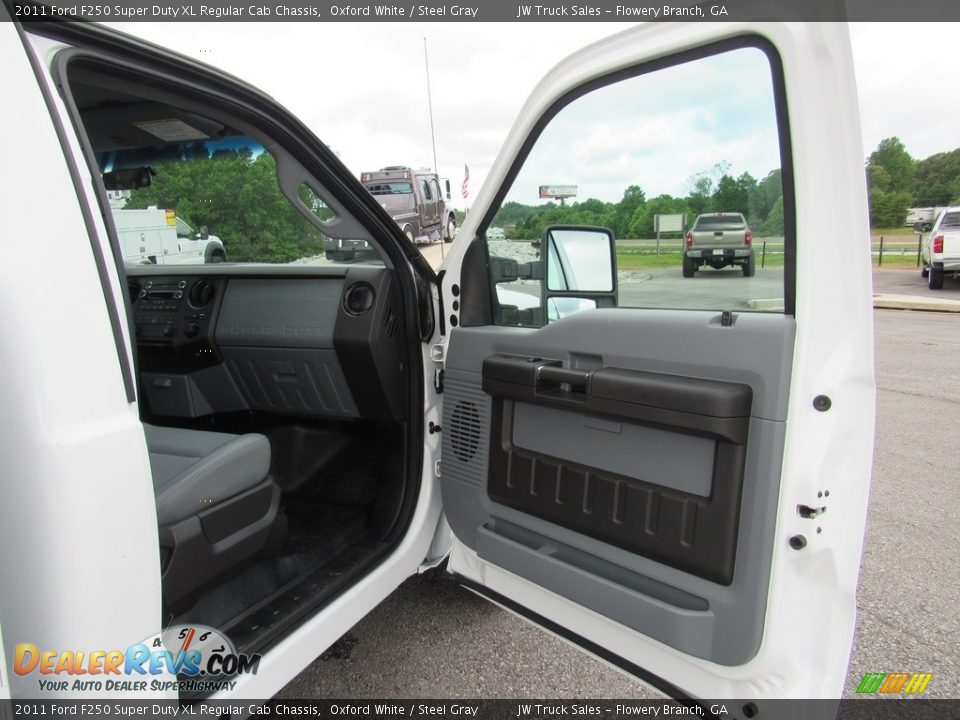 Door Panel of 2011 Ford F250 Super Duty XL Regular Cab Chassis Photo #34