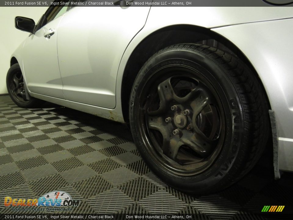 2011 Ford Fusion SE V6 Ingot Silver Metallic / Charcoal Black Photo #10