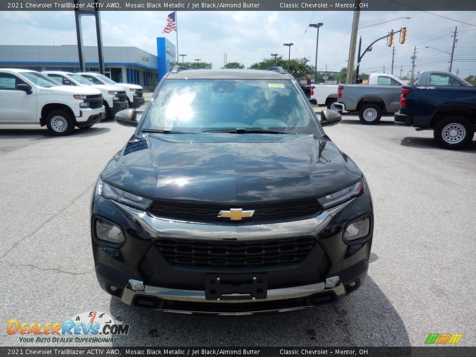 2021 Chevrolet TrailBlazer ACTIV AWD Mosaic Black Metallic / Jet Black/Almond Butter Photo #2
