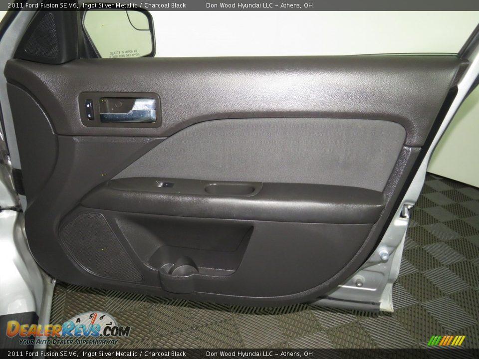 2011 Ford Fusion SE V6 Ingot Silver Metallic / Charcoal Black Photo #24