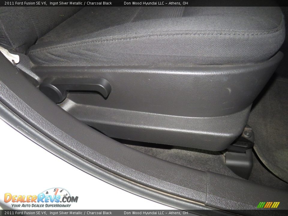2011 Ford Fusion SE V6 Ingot Silver Metallic / Charcoal Black Photo #25