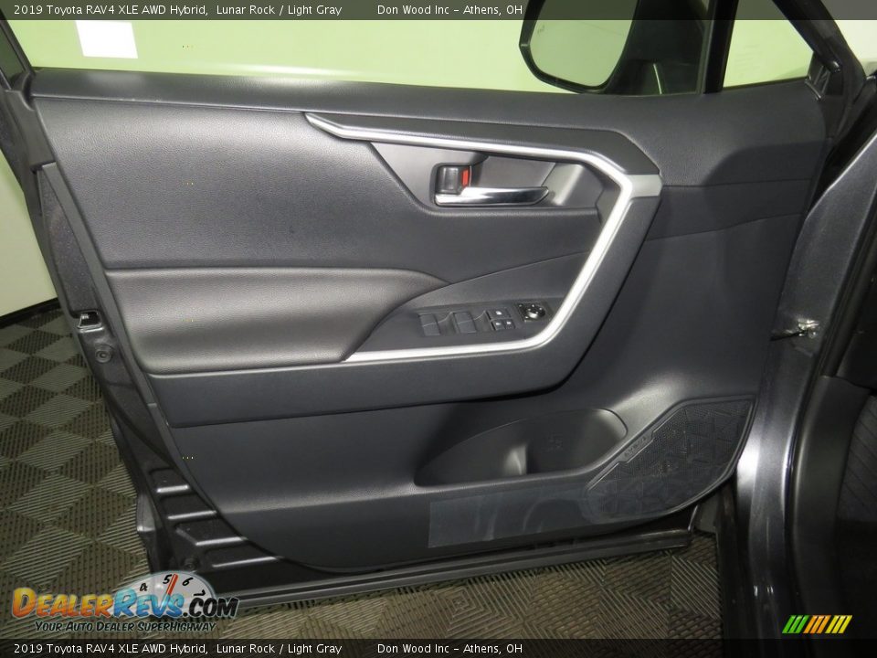 2019 Toyota RAV4 XLE AWD Hybrid Lunar Rock / Light Gray Photo #16