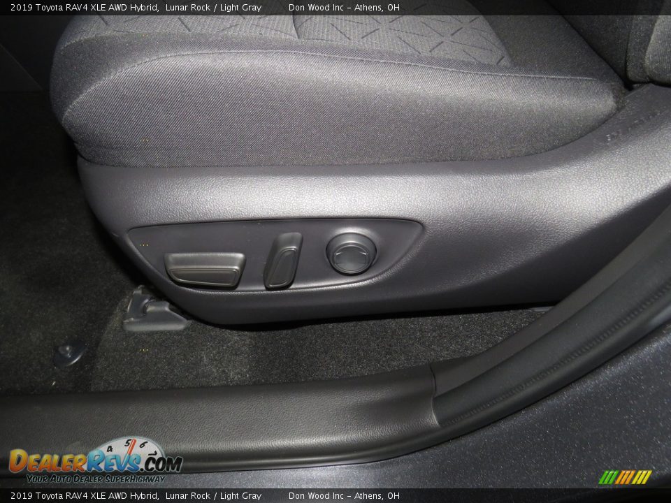 2019 Toyota RAV4 XLE AWD Hybrid Lunar Rock / Light Gray Photo #17