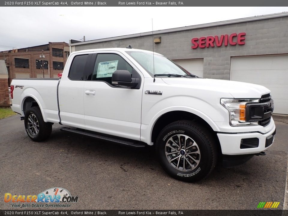 Front 3/4 View of 2020 Ford F150 XLT SuperCab 4x4 Photo #8