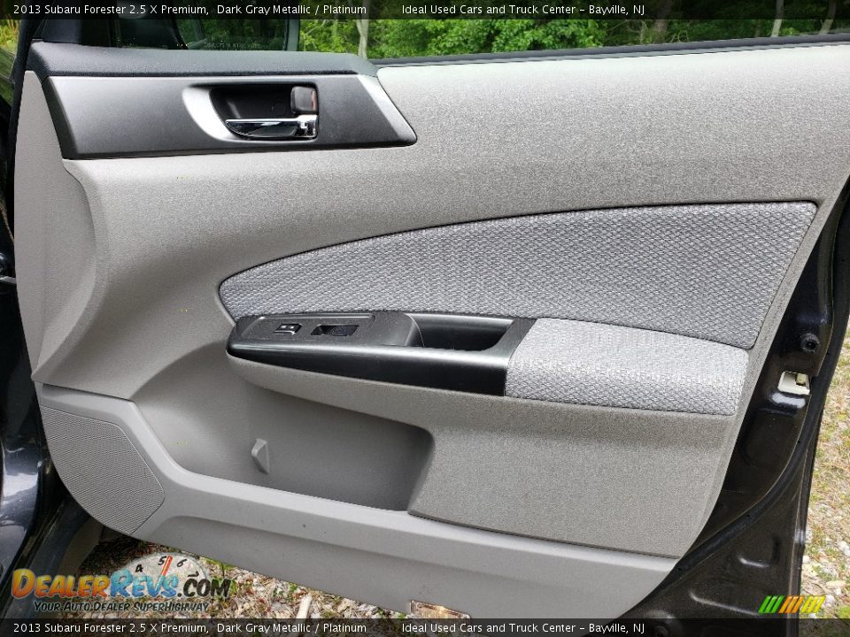 2013 Subaru Forester 2.5 X Premium Dark Gray Metallic / Platinum Photo #9
