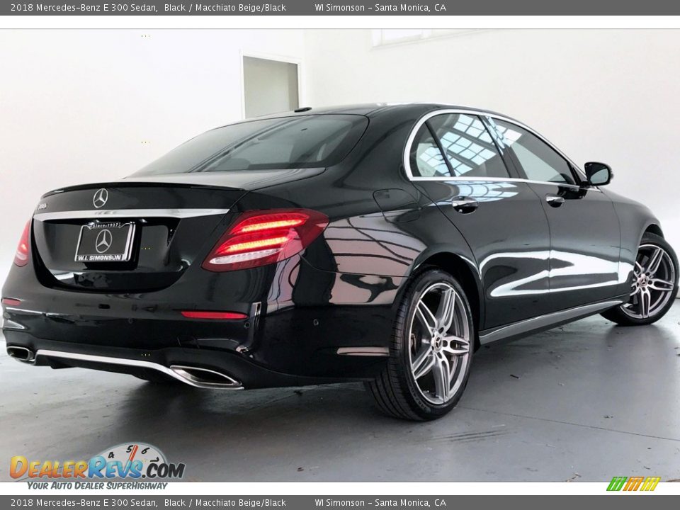 2018 Mercedes-Benz E 300 Sedan Black / Macchiato Beige/Black Photo #16