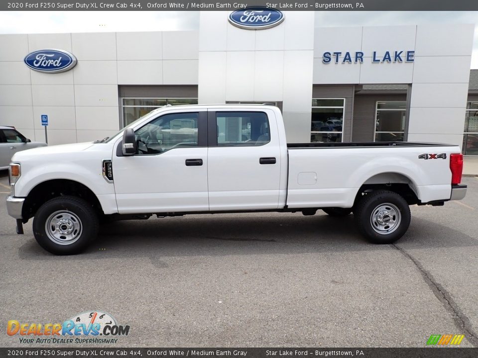 2020 Ford F250 Super Duty XL Crew Cab 4x4 Oxford White / Medium Earth Gray Photo #2