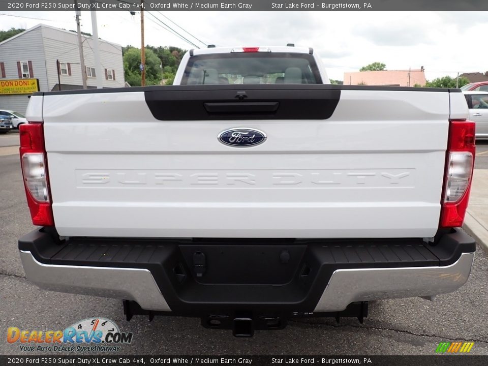 2020 Ford F250 Super Duty XL Crew Cab 4x4 Oxford White / Medium Earth Gray Photo #4