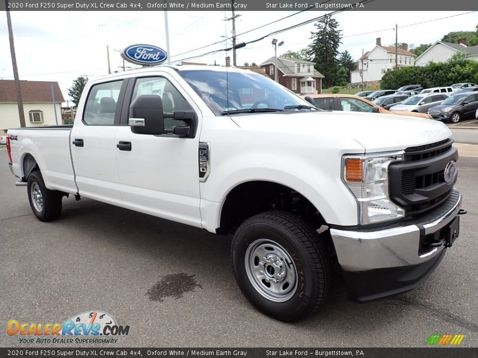Front 3/4 View of 2020 Ford F250 Super Duty XL Crew Cab 4x4 Photo #8