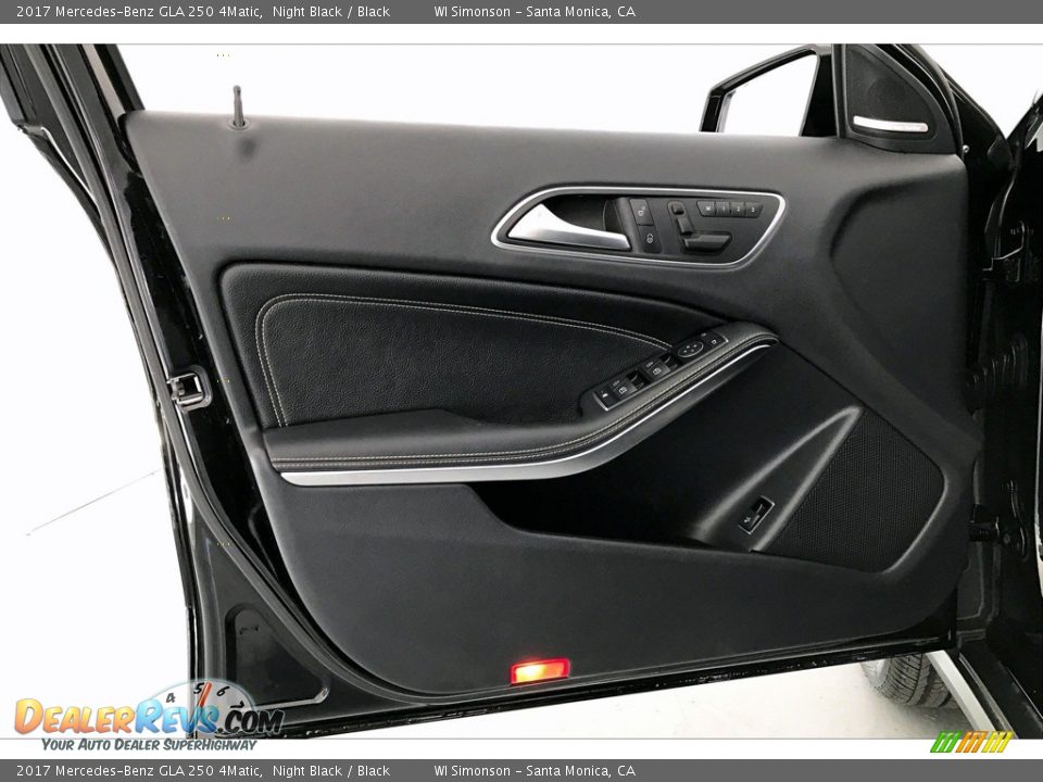 Door Panel of 2017 Mercedes-Benz GLA 250 4Matic Photo #25