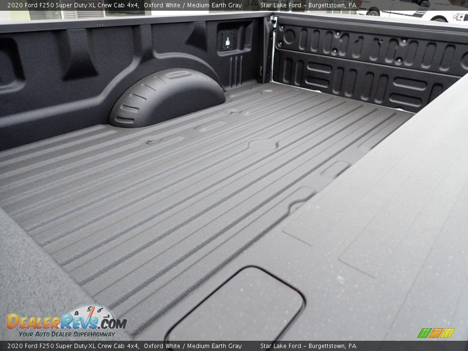 2020 Ford F250 Super Duty XL Crew Cab 4x4 Oxford White / Medium Earth Gray Photo #13