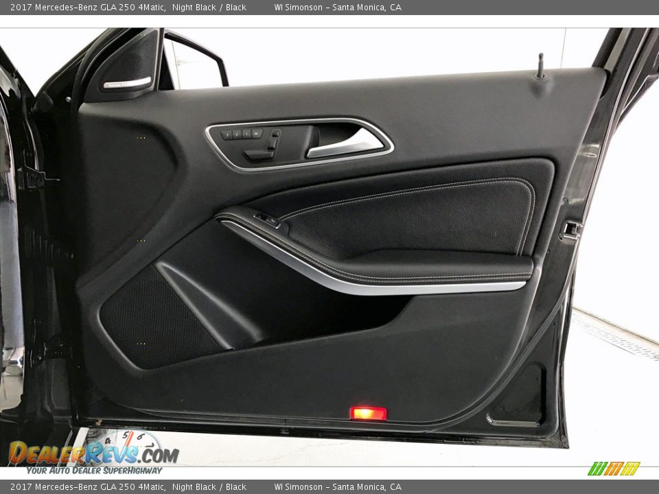 Door Panel of 2017 Mercedes-Benz GLA 250 4Matic Photo #30