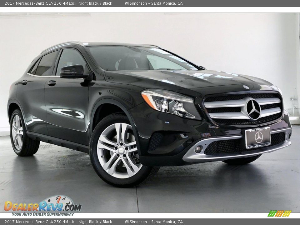 Front 3/4 View of 2017 Mercedes-Benz GLA 250 4Matic Photo #34