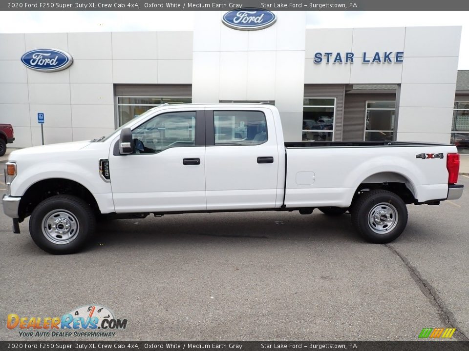 2020 Ford F250 Super Duty XL Crew Cab 4x4 Oxford White / Medium Earth Gray Photo #2