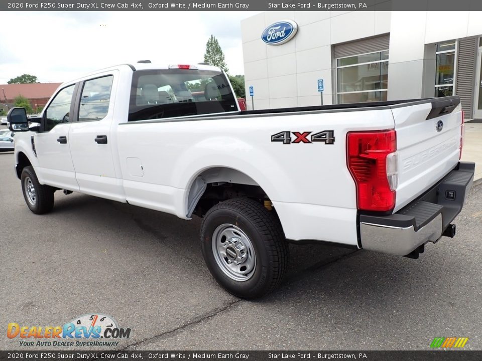 2020 Ford F250 Super Duty XL Crew Cab 4x4 Oxford White / Medium Earth Gray Photo #3