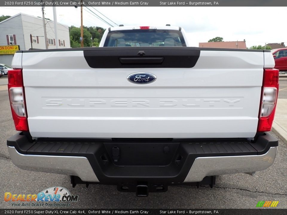 2020 Ford F250 Super Duty XL Crew Cab 4x4 Oxford White / Medium Earth Gray Photo #4