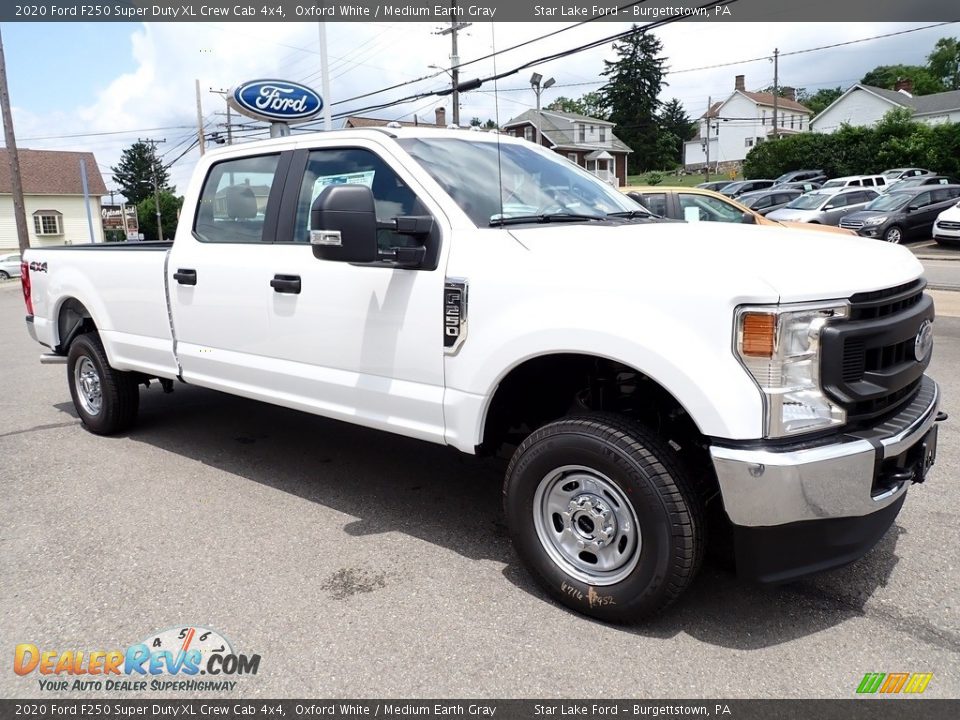 2020 Ford F250 Super Duty XL Crew Cab 4x4 Oxford White / Medium Earth Gray Photo #8